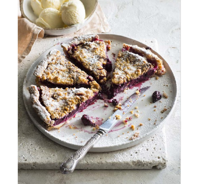 Croatian blackberry crumble